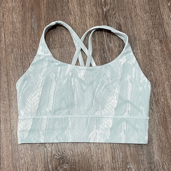 Like New Lululemon Matching Set. Size Top 6/Bottom 4 - Picture 2 of 10